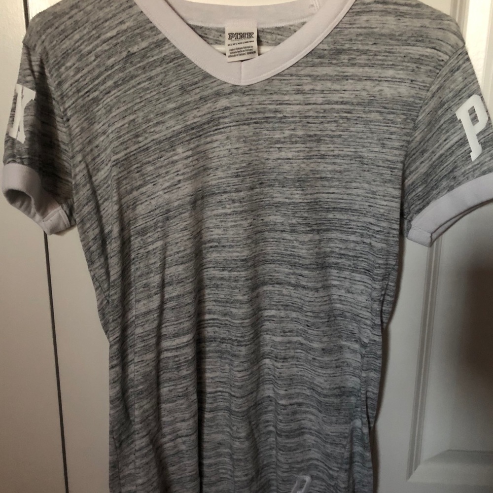 pink tee